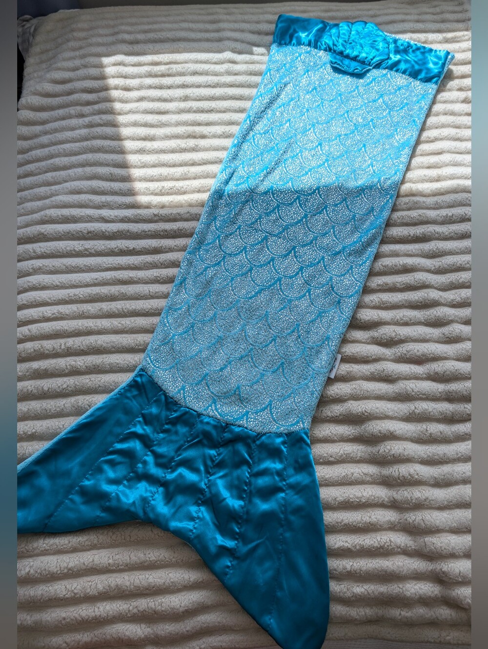 Fancy Finz Blue Sparkle Mermaid Tail Blanket